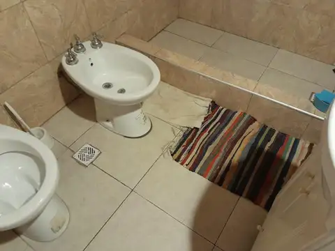 Casa 3 ambientes con 2 baños