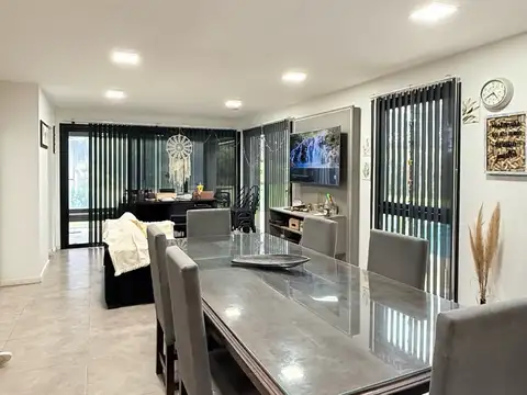 Casa 4 ambientes con 4 baños
