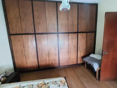 Depto Tipo Casa en Venta 50 años