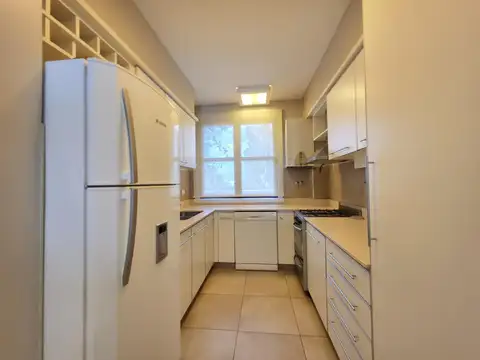 Departamento en Alquiler con 2 cocheras
