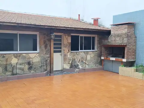 Avda. La Plata 2000, Piso PB