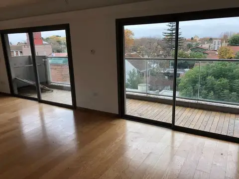 Depto Tipo Casa en Venta con 3 cocheras