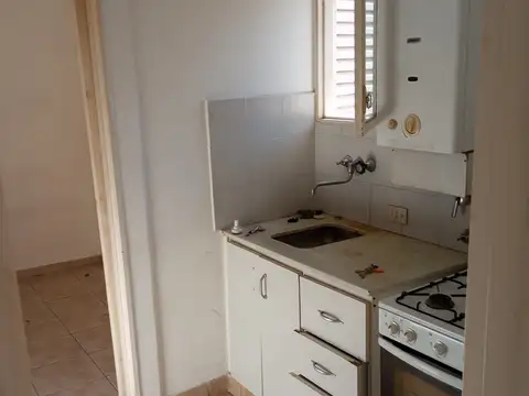 Av.Pellegrini 1300, Piso 04