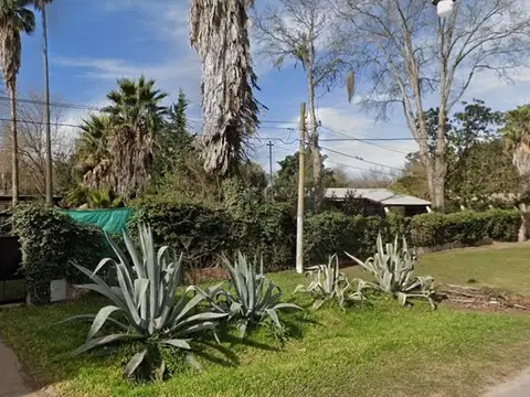 CASA CON PILETA EN ROLDAN
