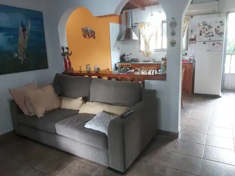 CASA EN VENTA EN SAN CARLOS: 2 DORMITORIOS, Y GARAGE 2 AUTOS