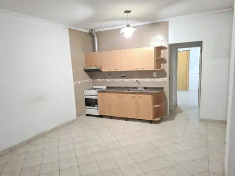 Avenida Crovara 1700, Piso 1