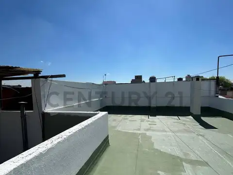 Venta ph 2 ambientes c terraza, Valentin Alsina