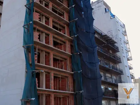Departamento en venta - 1 dormitorio - Balcón - 42mts2 - Microcentro, La Plata-pozo-emprendimiento