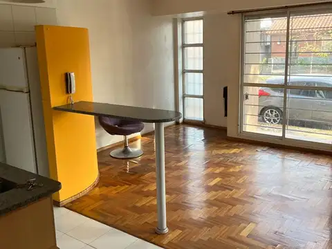 Depto Tipo Casa en Alquiler de 2 ambientes
