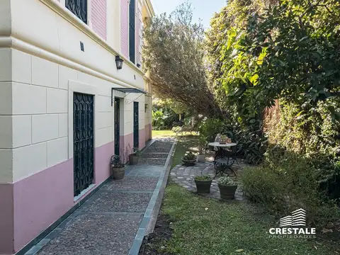 Casa 10 ambientes con 3 baños
