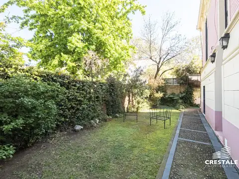Casa en Venta con 3 cocheras