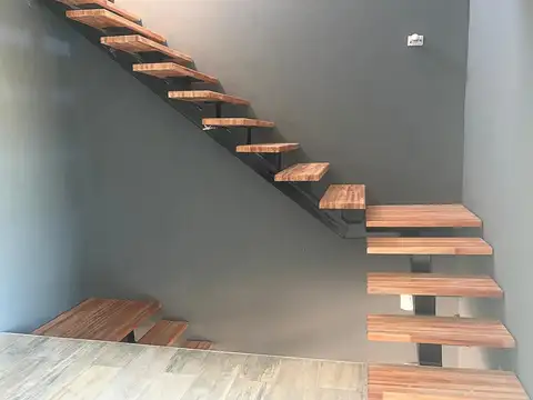 Casa 6 ambientes con 2 baños