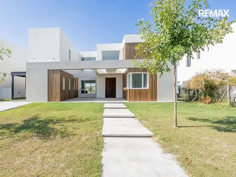 VENTA CASA A ESTRENAR S LA LAGUNA BO SANTA ANA