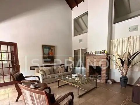 Venta Casa con piscina en La Delfina, Pilar