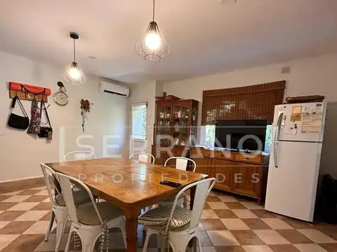 Casa en Venta con 4 cocheras