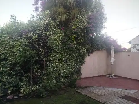 Joaquin V Gonzalez 1400