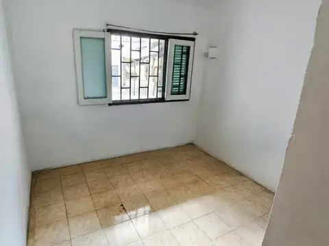 Casa 5 ambientes con 1 baño