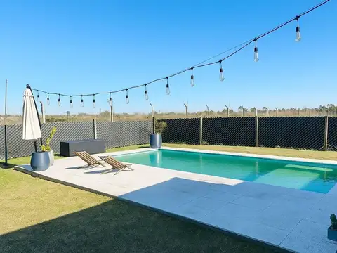Casa 4 ambientes con 2 baños