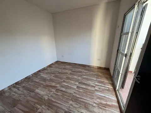 Departamento en Alquiler en Isidro Casanova, $ 340.000