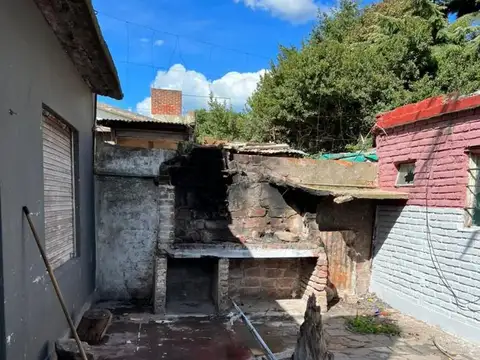 Casa 3 ambientes con 1 baño