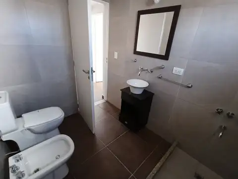 Depto Tipo Casa 3 ambientes con 2 baños