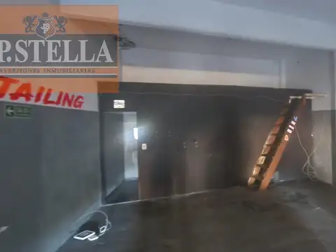 Local Comercial y Deposito c/ Oficinas en 2 plantas 475 m²- Lomas Del Mirador