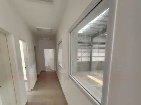 NAVE DE 1400 M² A ESTRENAR EN ALQUILER EN EBAPI