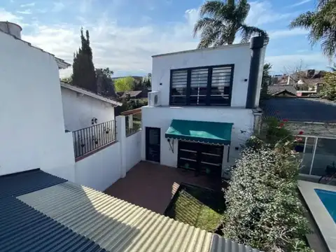 Casa 4 ambientes con 3 baños