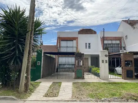 Dúplex en venta c/ cochera en Castelar
