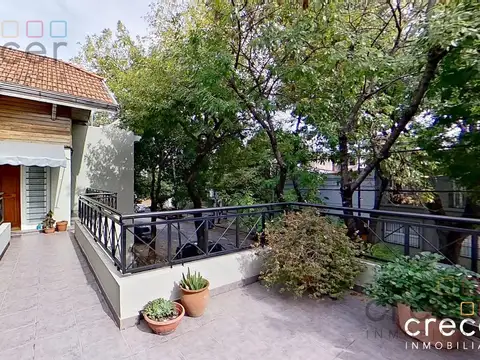 Venta PH 4 ambientes con cochera dependencia y terraza propia sin expensas 177m2 totales Colegiales