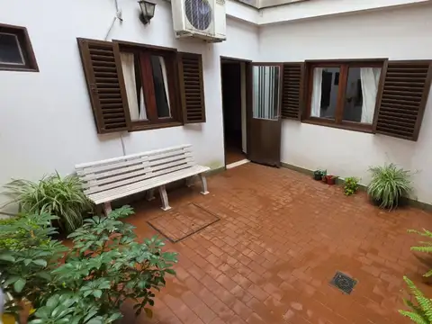 Depto Tipo Casa 5 ambientes con 2 baños