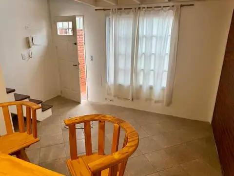 Depto Tipo Casa en Alquiler de 2 ambientes