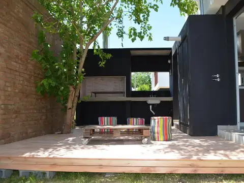 Depto Tipo Casa en Venta con 2 cocheras