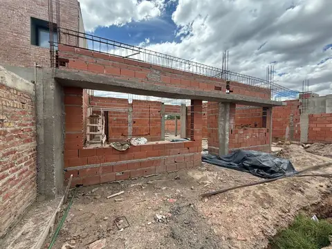 Tierra Mansa, Calle 5 1300