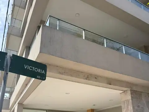 VICTORIA Y LUIS N PALMA