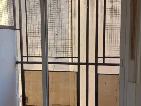 Av.montes De Oca 1150 , Piso 3