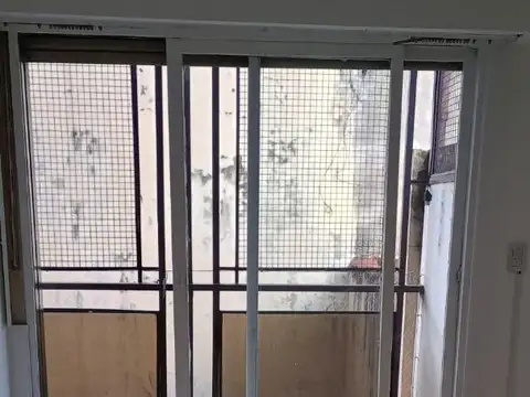 3 AMB CONTRAFRENTE CON  BALCON