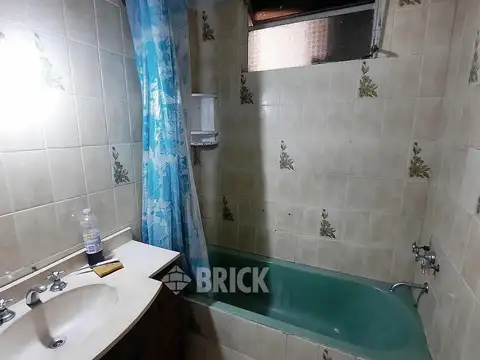 Depto Tipo Casa 4 ambientes con 2 baños