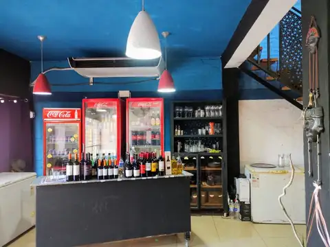 SE ALQUILA LOCAL COMERCIAL. APTO DIVERSOS RUBROS.