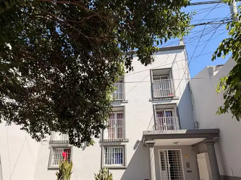 VENTA DEPARTAMENTO 2 DORM. PB CON PATIO Y ASADOR