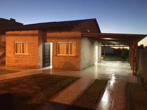Casa en Alquiler en Roldan, $ 900.000