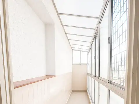 2 ambientes con balcón