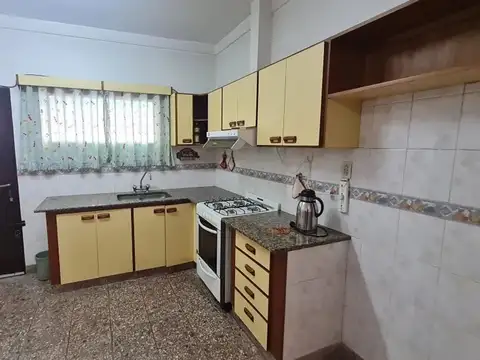 Casa 3 ambientes con 2 baños