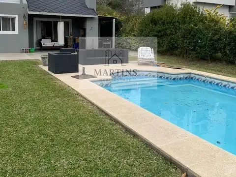 Casa 5 ambientes con 3 baños