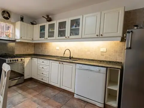 Venta Triplex 4 AMBIENTES Ciudad jardín   estudio   playroom OPORTUNIDAD