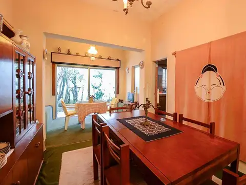 Casa en Venta con 3 cocheras