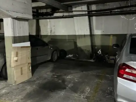 Cochera Cubierta en Venta, Caballito