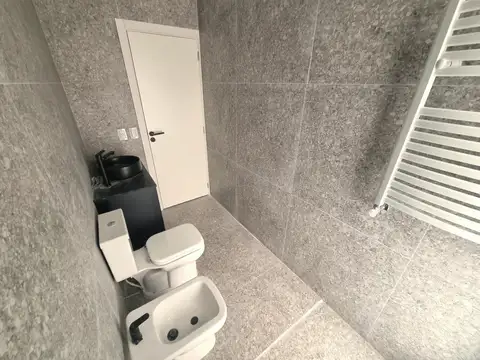 VENTA! CASA DE PASILLO EN ZONA RIO.