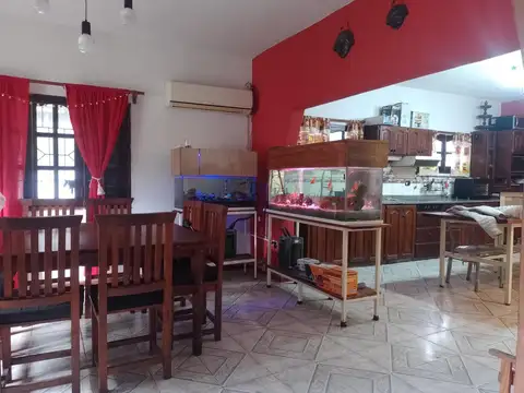 Casa en Venta con 4 cocheras