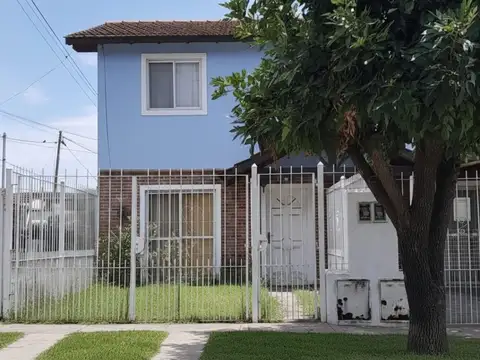 OPORTUNIDAD! HERMOSO Y AMPLIO DÚPLEX